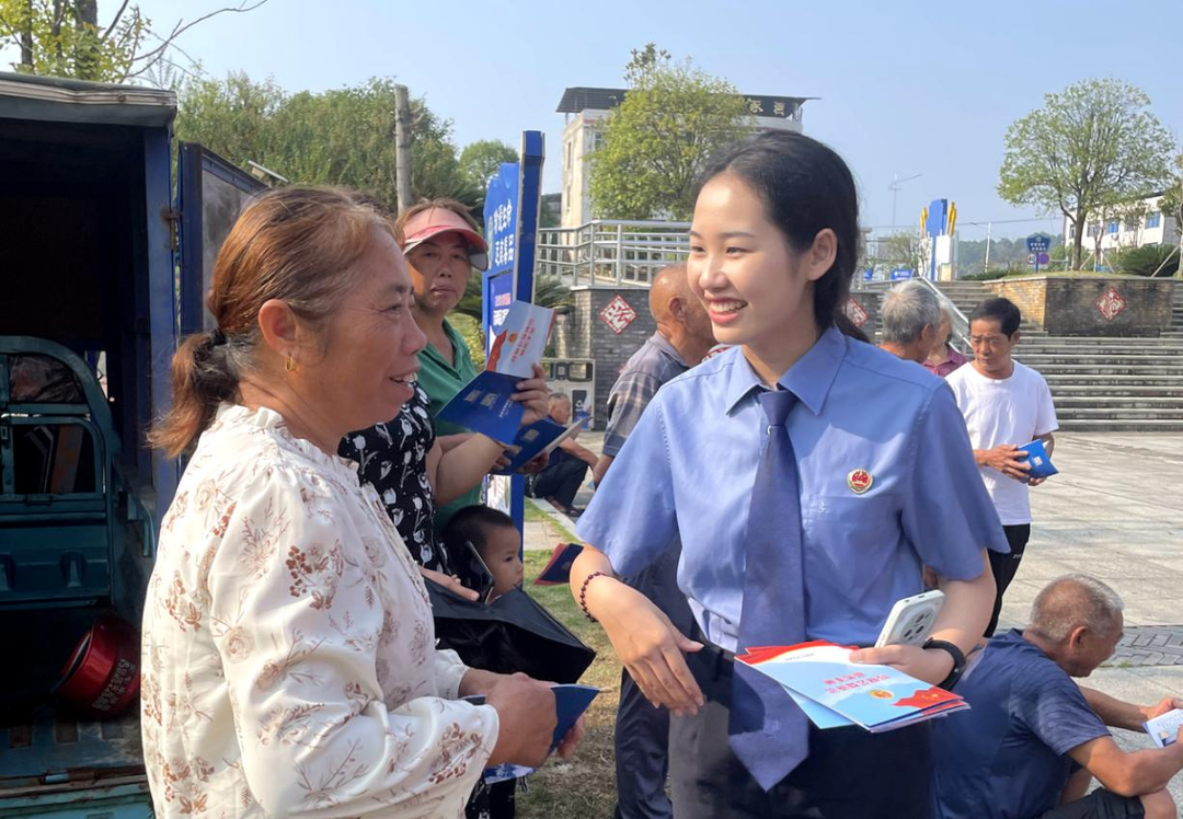 零陵检察：“守牢生态安全底线”普法宣传进社区