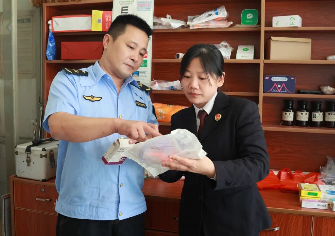 针头不乱丢，药价全上墙，双峰检察守护乡村医疗安全