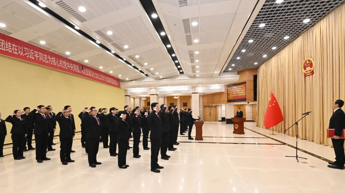 【宪法宣传周】最高检举行新任职人员宪法宣誓仪式