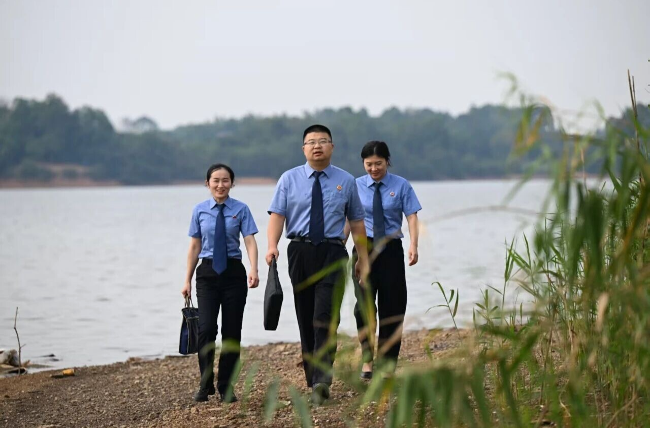 【益检·跨越】“检察多面手”与“法治好声音”——记全省检察工作先进个人杨桢干