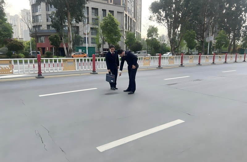 出行再也不“踩坑”！汨罗检察公益诉讼开出治路“补丁方”