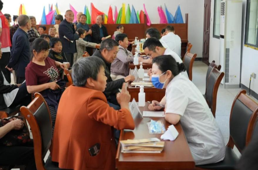 送医送药送健康，常德检察联合常德市第一中医医院走进花岩溪村