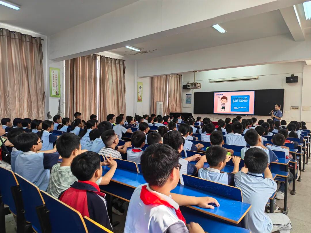 筑牢网络安全防线 守护少年清朗成长 岳阳县检察院法治课走进麻塘中心小学